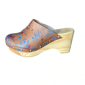 SUNDANCE | Five Worlds Corianne Leather/Wood Floral Clogs Size 7